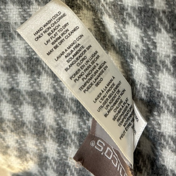 Chico's Women's Reversible Tartan Plaid & Checked Ruana Wrap Shawl One Size Soft - Picture 10 of 10